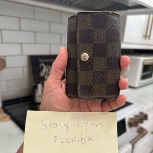 ❌❌SOLD❌❌Louis Vuitton 6 key ring key holder